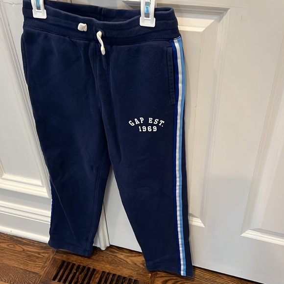 Super cute navy size large gap jogging pants - Picture 2 of 8